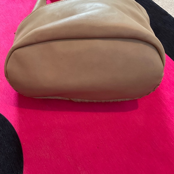 Cato weave bag light brown with gold hardware and tassel NWOT - Picture 8 of 12